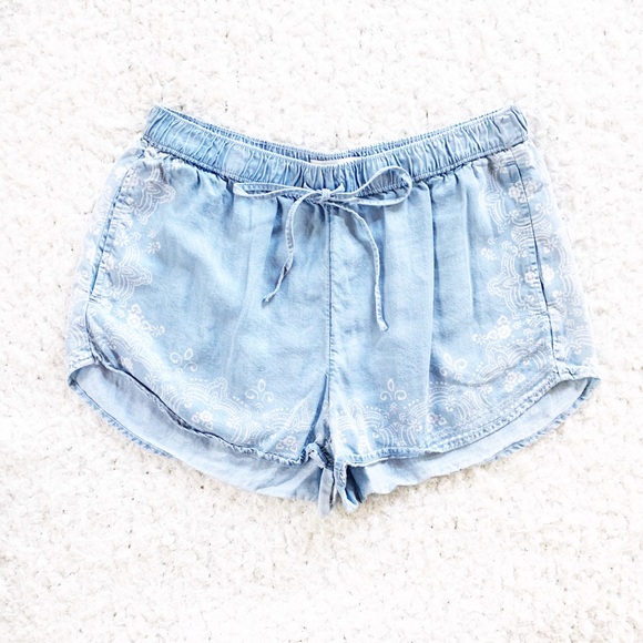 Abercrombie & Fitch Chambray Drawstring Shorts - Picture 1 of 8